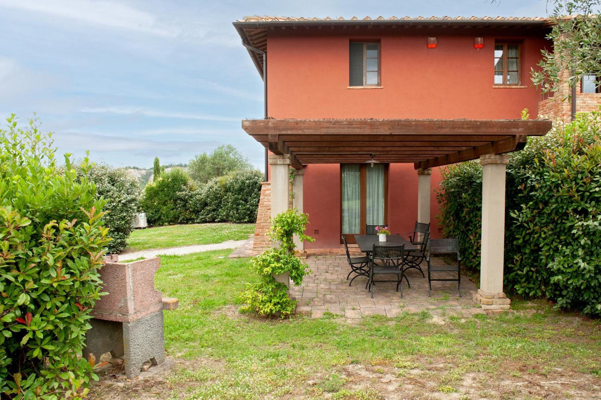 Il Borgo Delle Ville Palaia Exterior photo